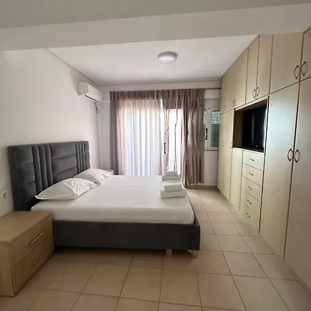 Apartment Ksamil アパート *
